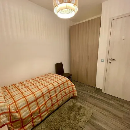 Apartament Bright With Balcony