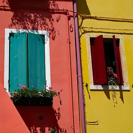 Bright With Balcony *